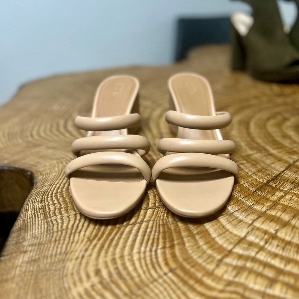 Elegant Tan Women's Sandals